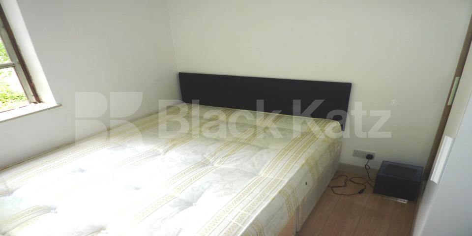 Modern kitchen good storage space mins to hyde park and tube  South Rise, St Georges Fields , Hyde Park